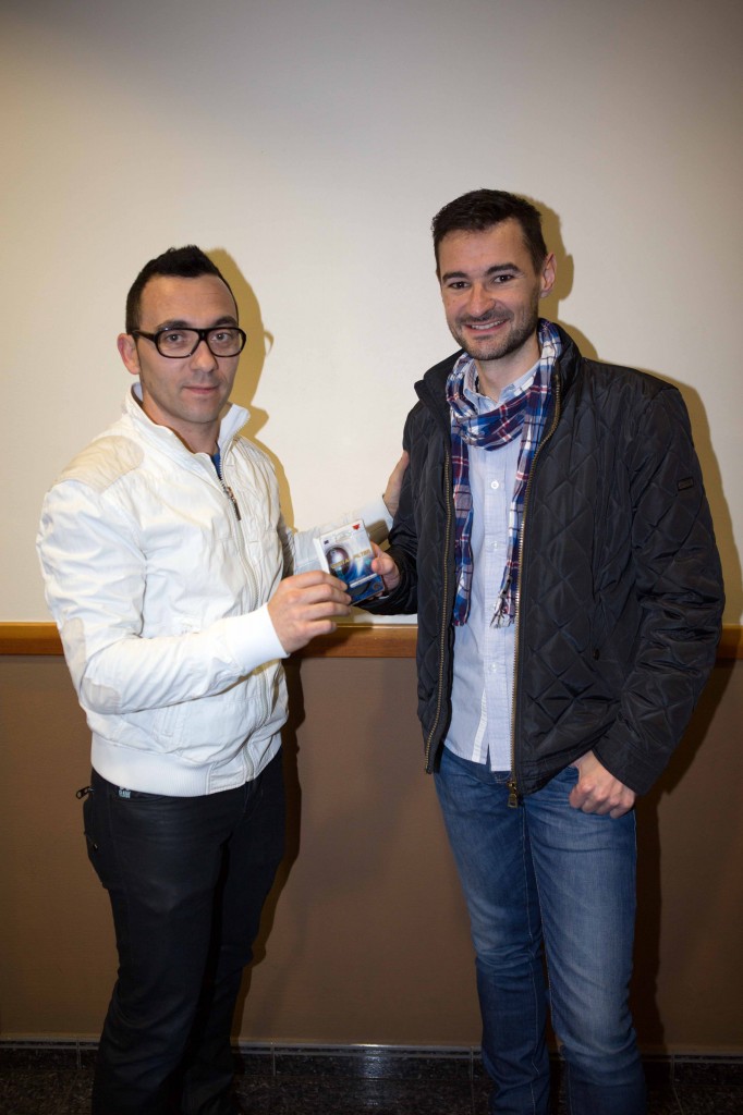 entrega premio asfoca tomas y danil